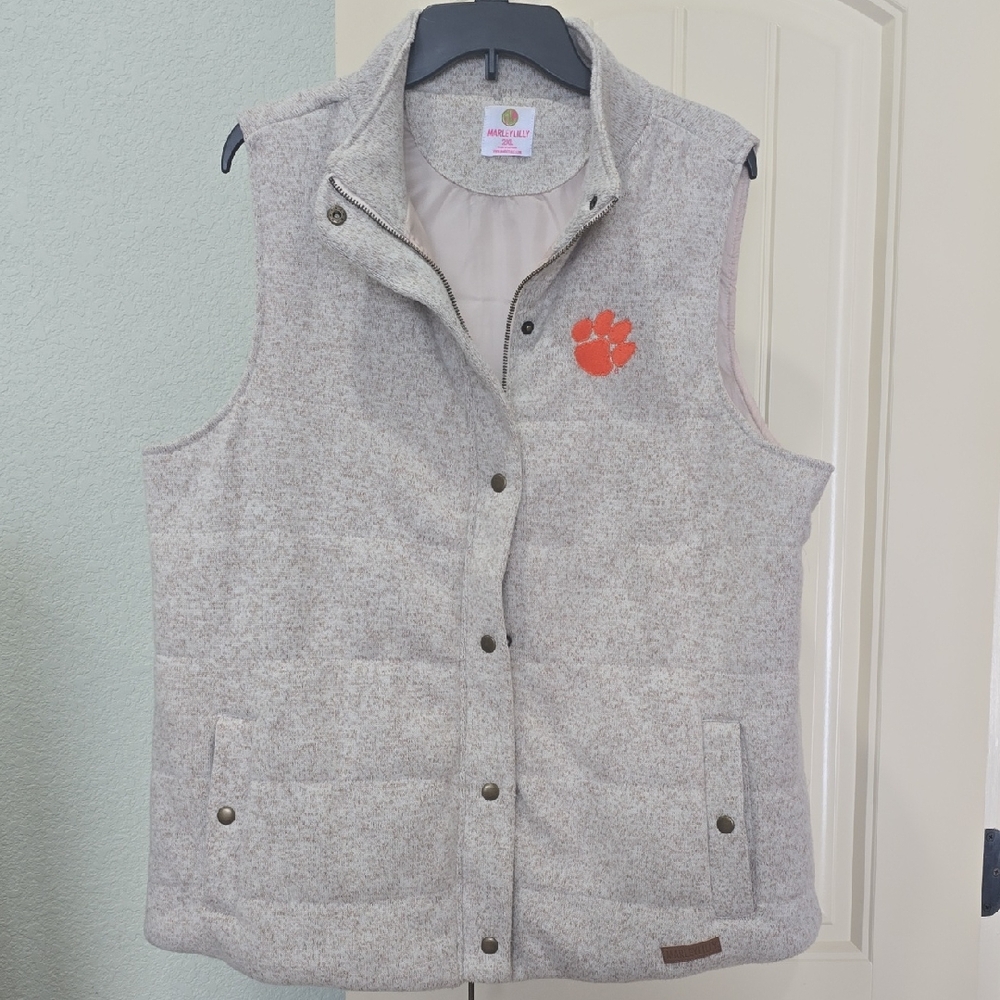 Vest With Orange Paw - Picture 1 of 5
